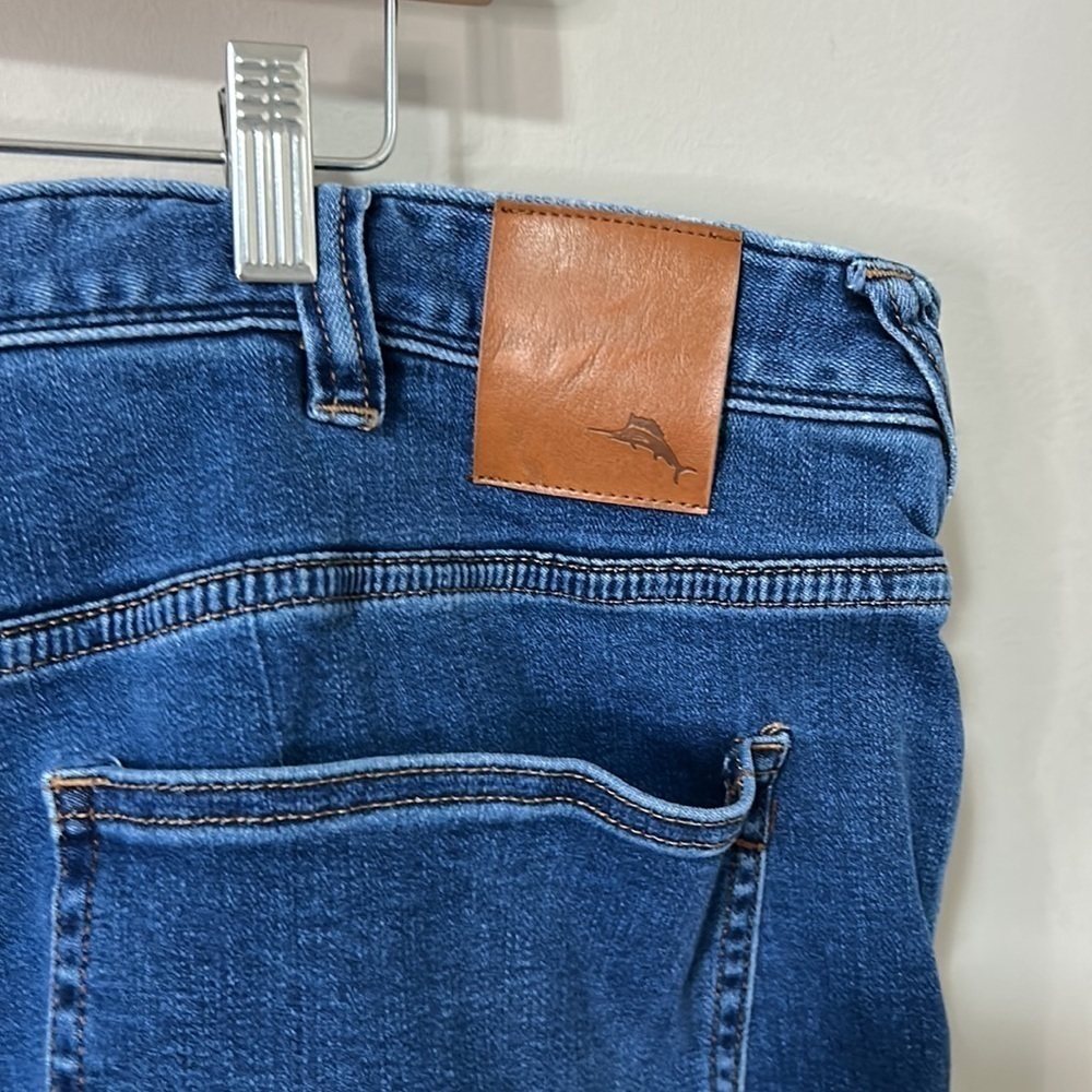 TOMMY BAHAMA Mens Straight Leg Mid Wash Jean Sz 48 x 30 - Picture 5 of 8